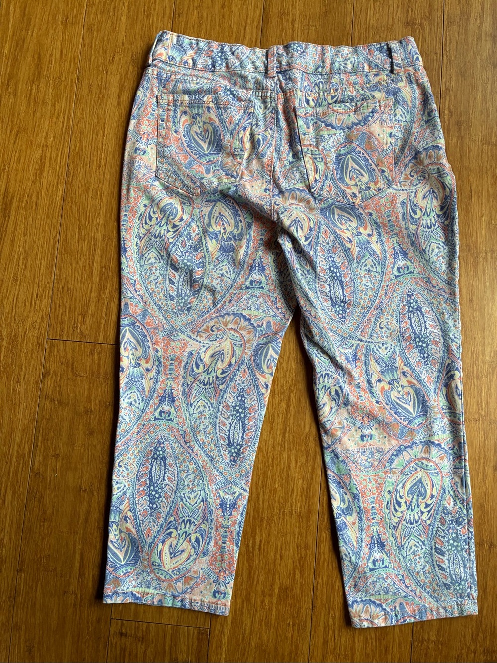 Charter club cotton paisley capri pants. Size 8P.
